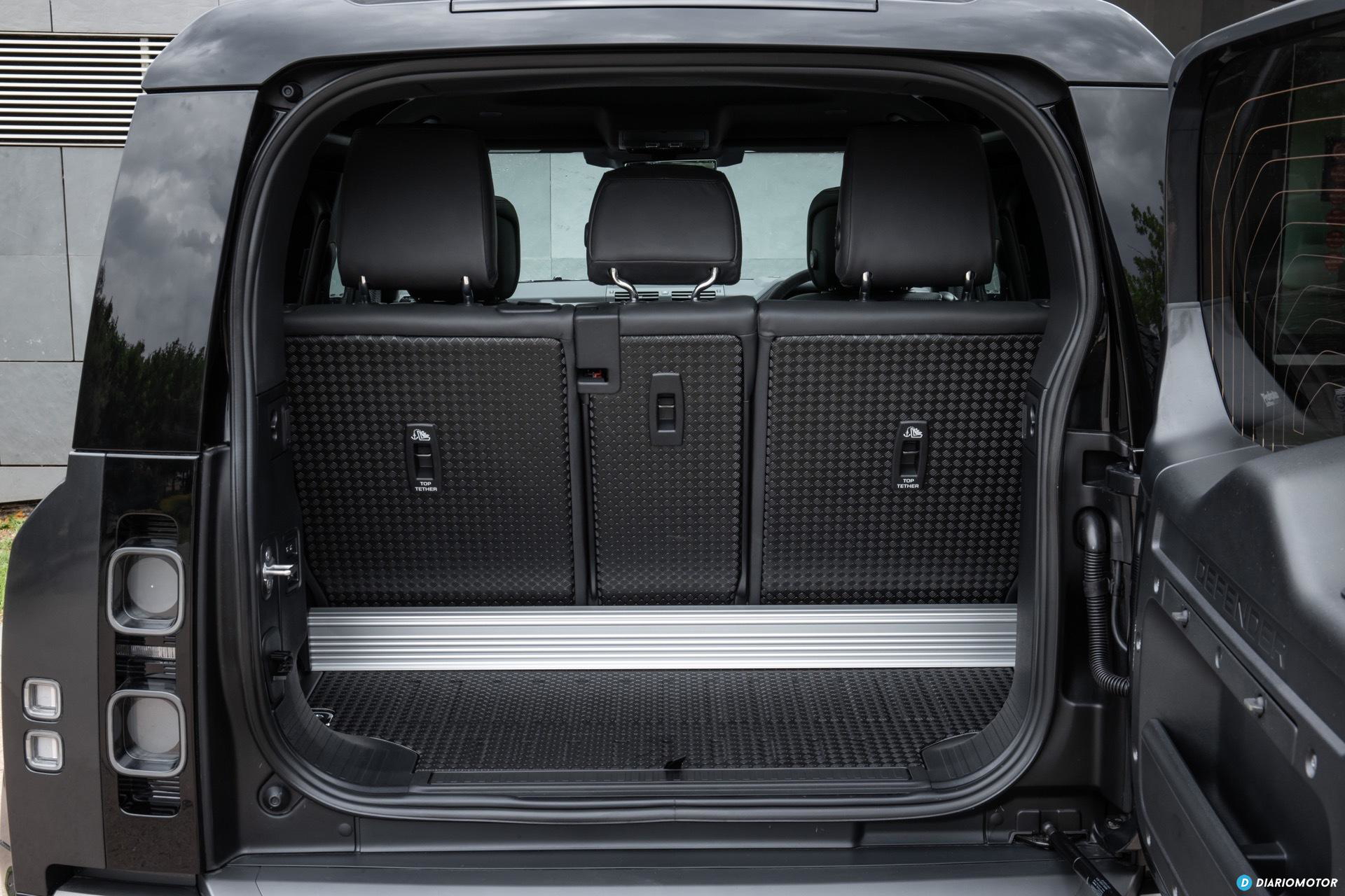 Land Rover Defender 90 V8 Interior 00021