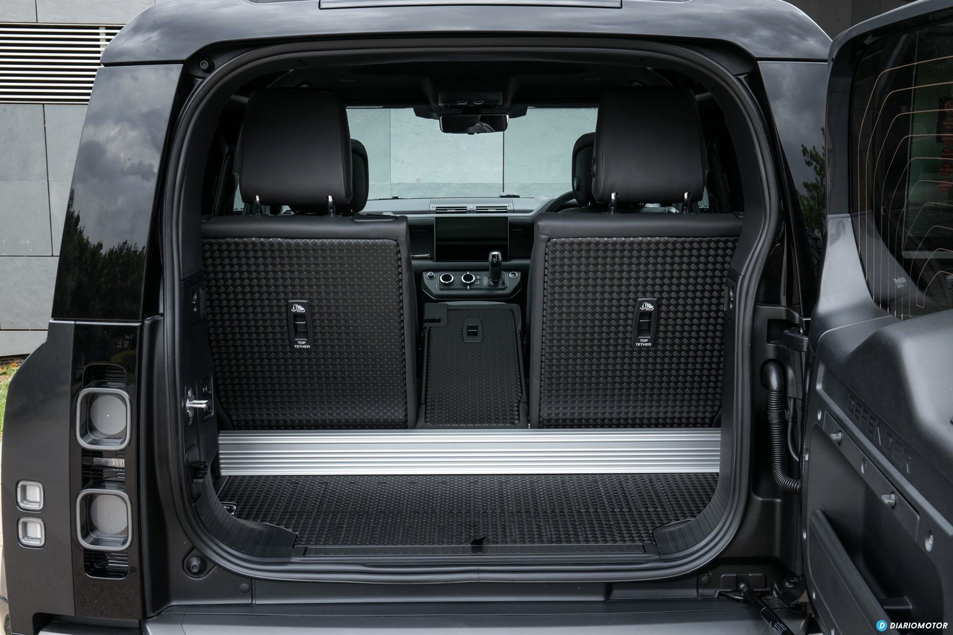 Land Rover Defender 90 V8 Interior 00022