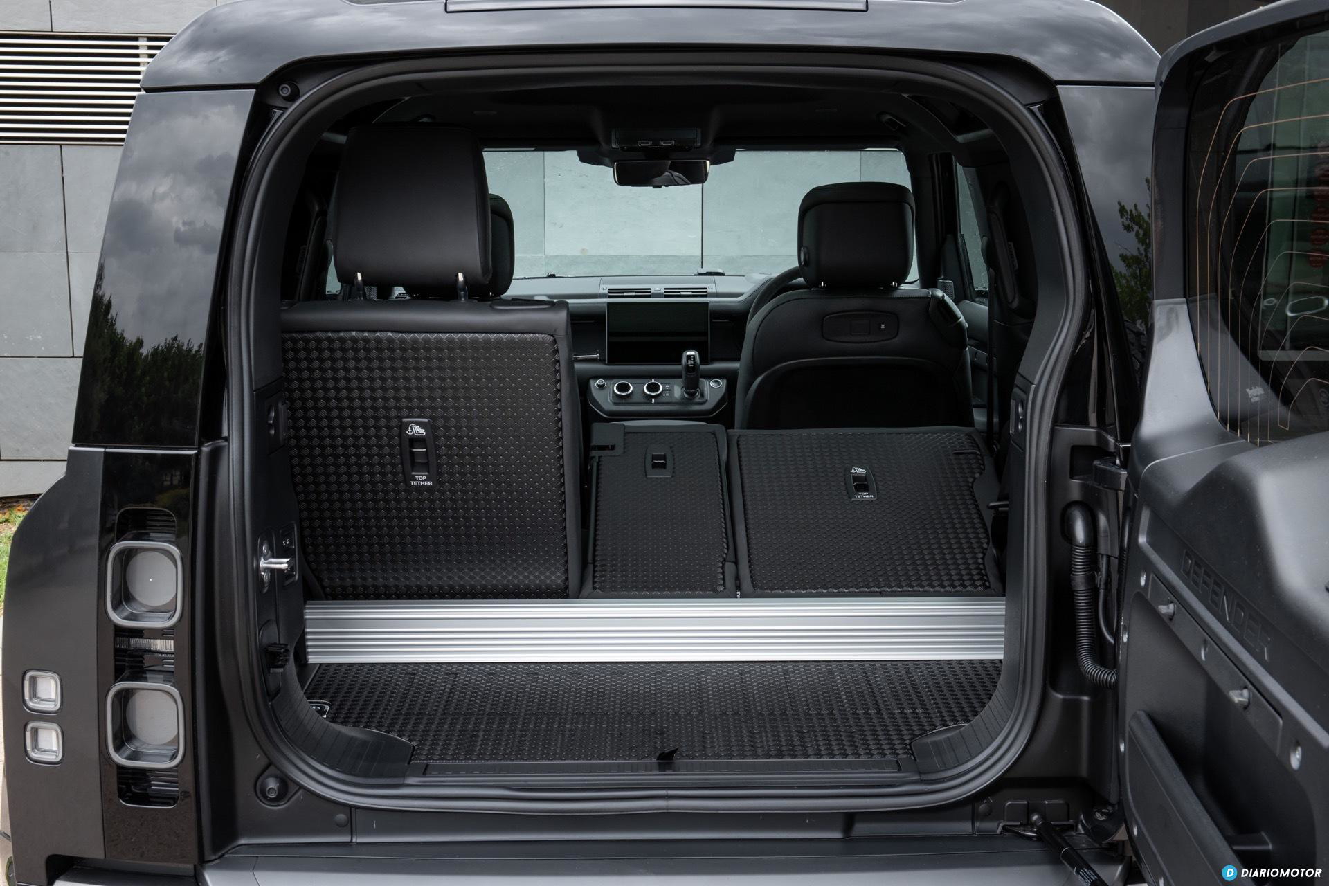 Land Rover Defender 90 V8 Interior 00023