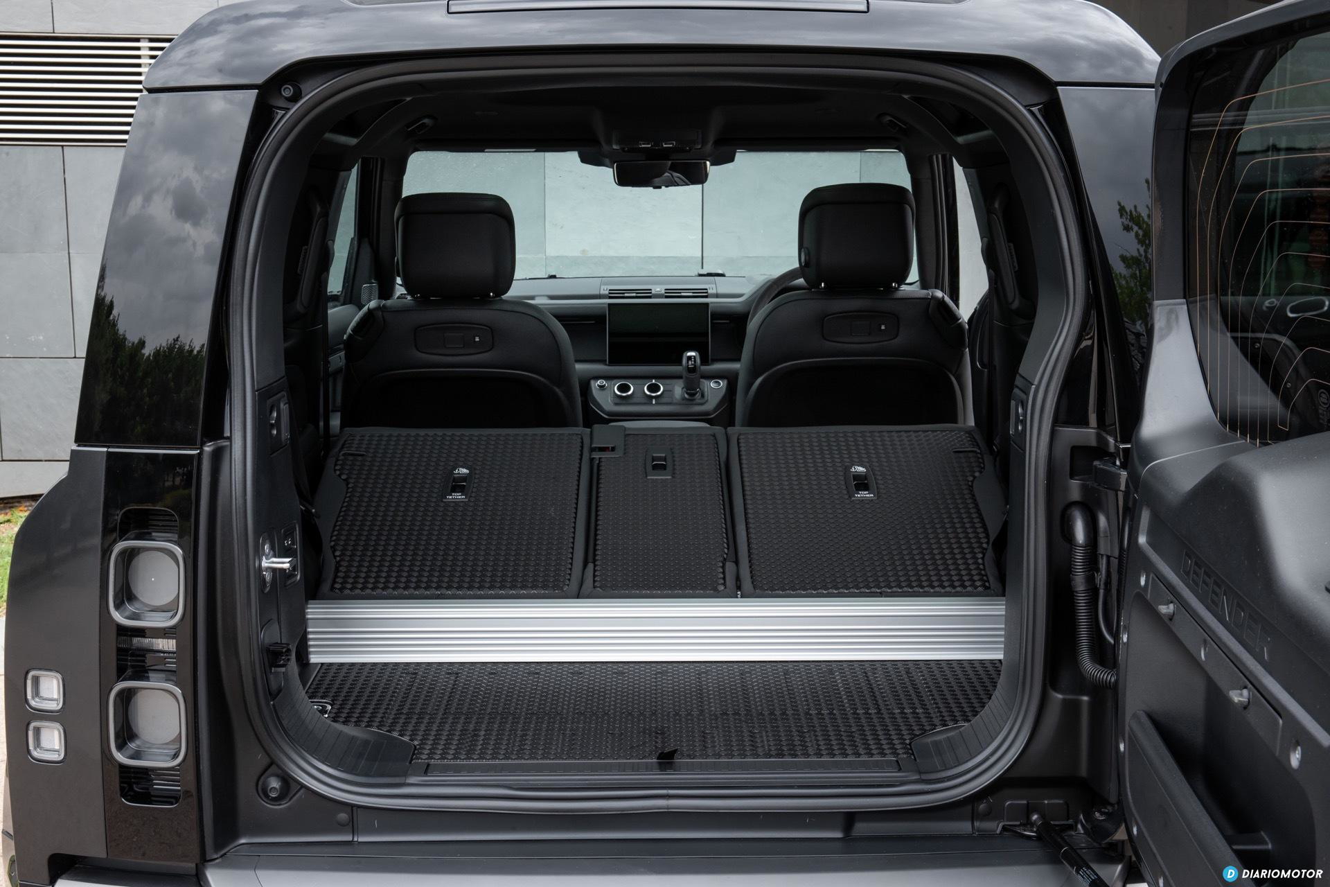 Land Rover Defender 90 V8 Interior 00024