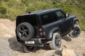 Land Rover Defender 90 V8 Offroad 00010