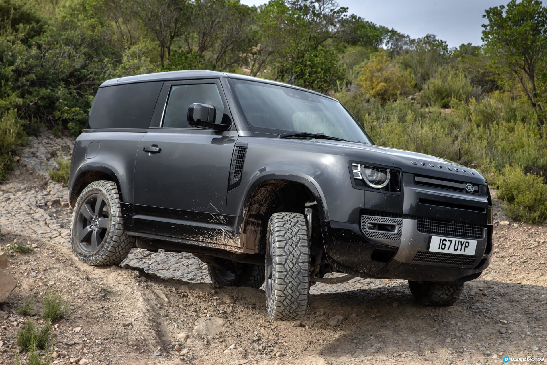 Land Rover Defender 90 V8 Offroad 00011