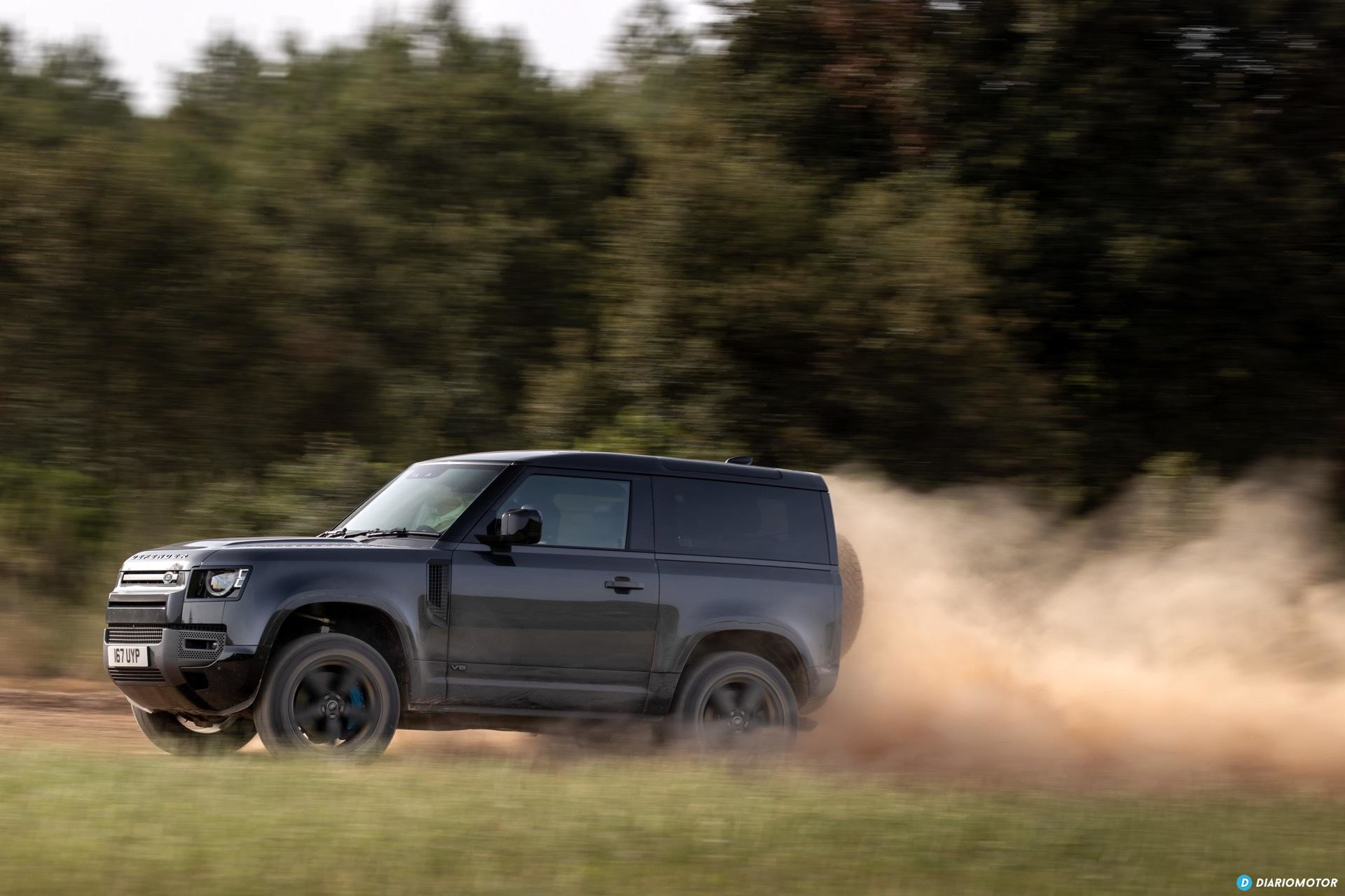 Land Rover Defender 90 V8 Offroad 00016