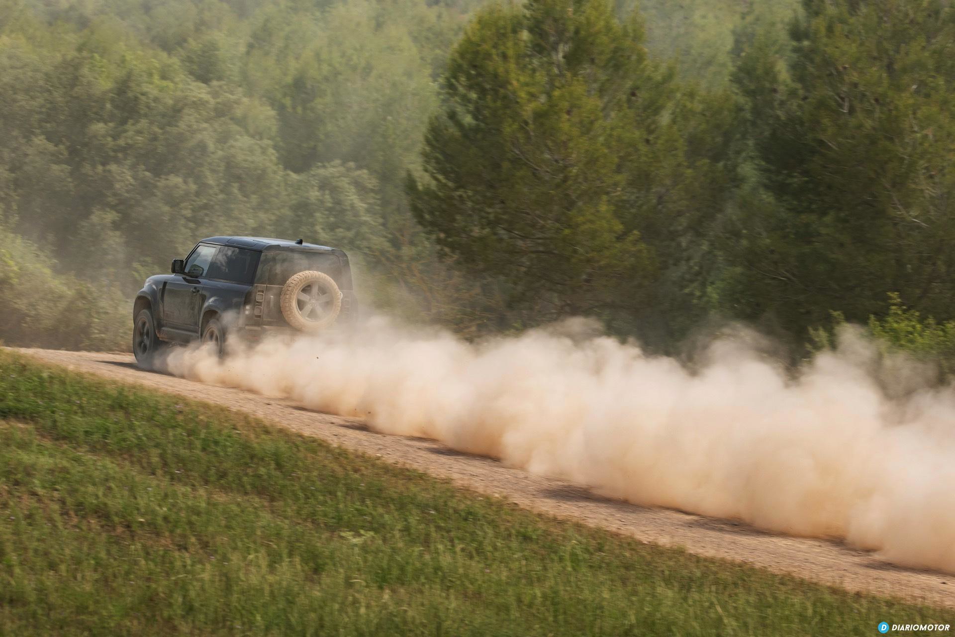 Land Rover Defender 90 V8 Offroad 00018