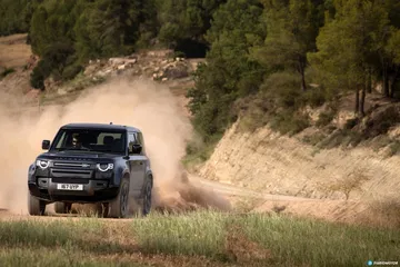 Land Rover Defender 90 V8 Offroad 00027