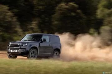 Land Rover Defender 90 V8 Offroad 00028
