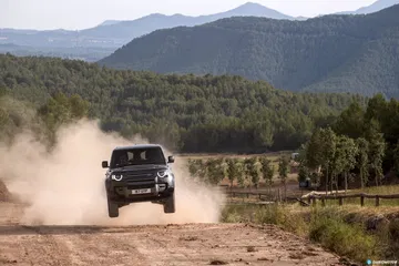 Land Rover Defender 90 V8 Offroad 00030