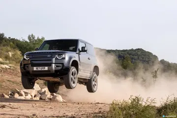 Land Rover Defender 90 V8 Offroad 00032