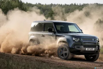 Land Rover Defender 90 V8 Offroad 00035
