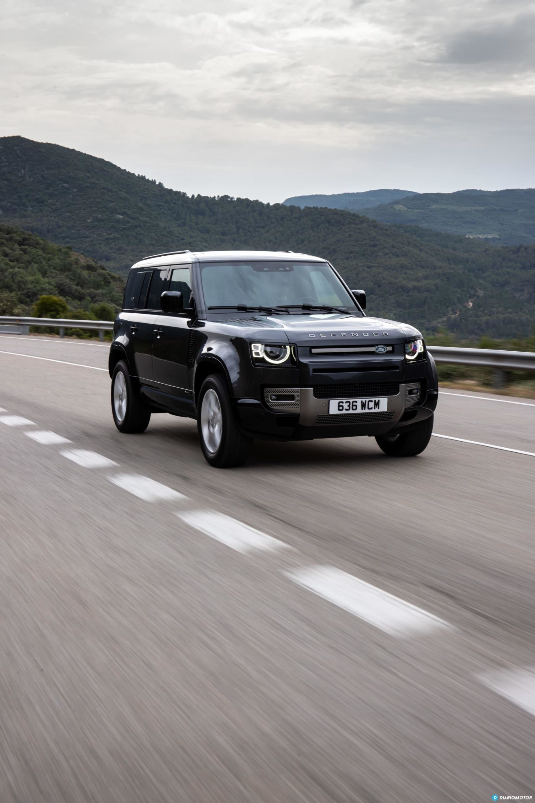 Land Rover Defender D300 Carretera 00009