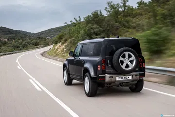 Land Rover Defender D300 Carretera 00012