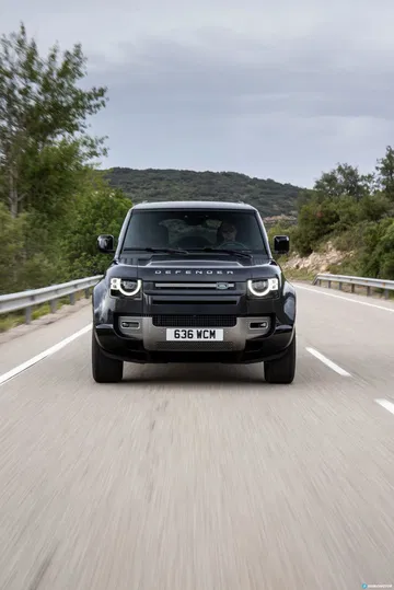 Land Rover Defender D300 Carretera 00014