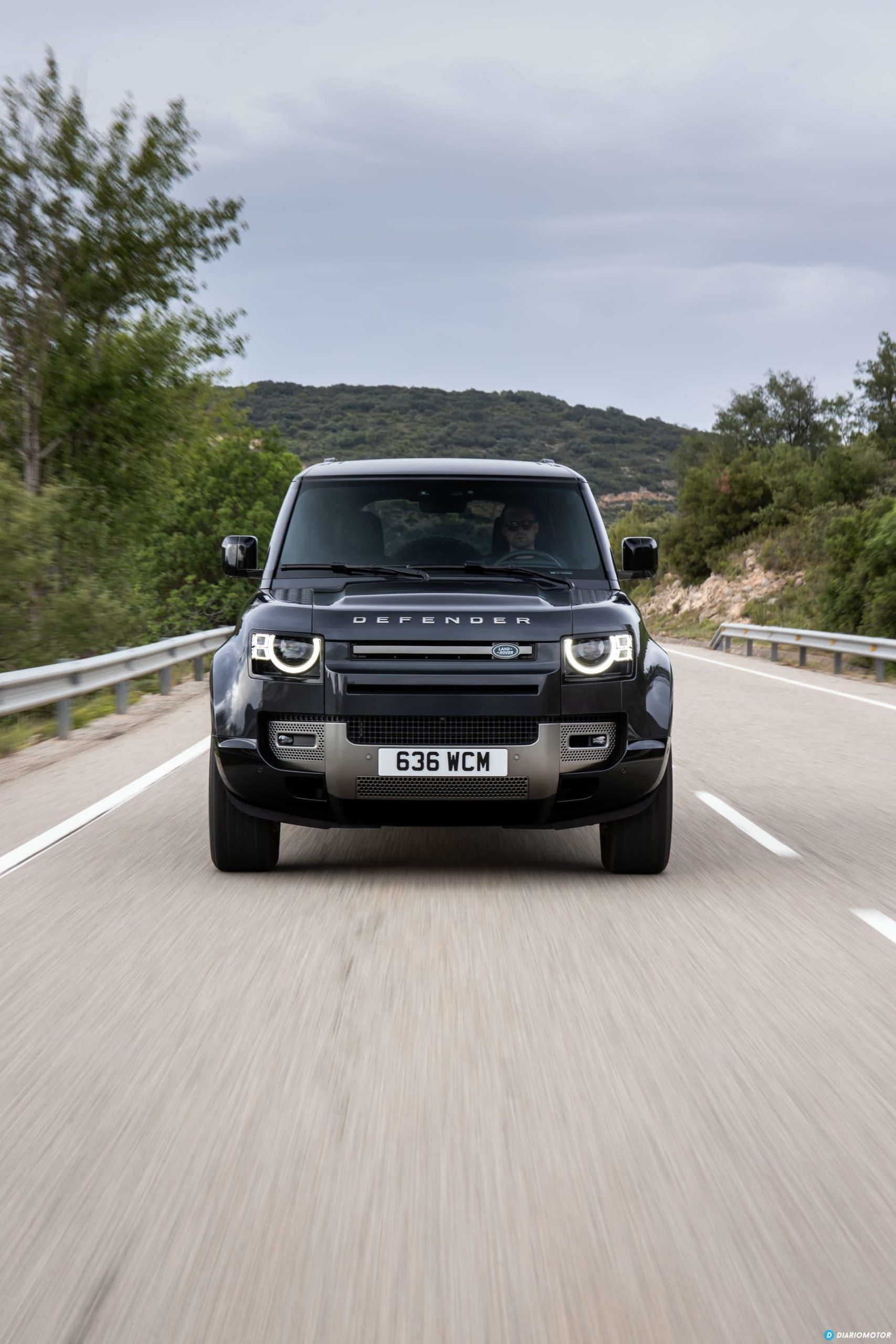 Land Rover Defender D300 Carretera 00014