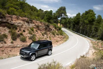 Land Rover Defender D300 Carretera 00020