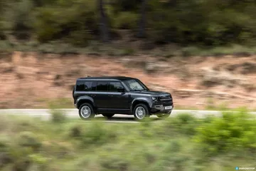 Land Rover Defender D300 Carretera 00021