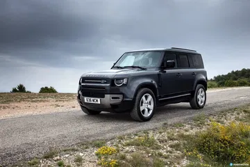Land Rover Defender D300 Exterior 00002
