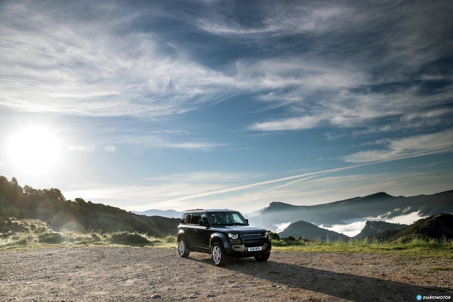 Land Rover Defender D300 Exterior 00007
