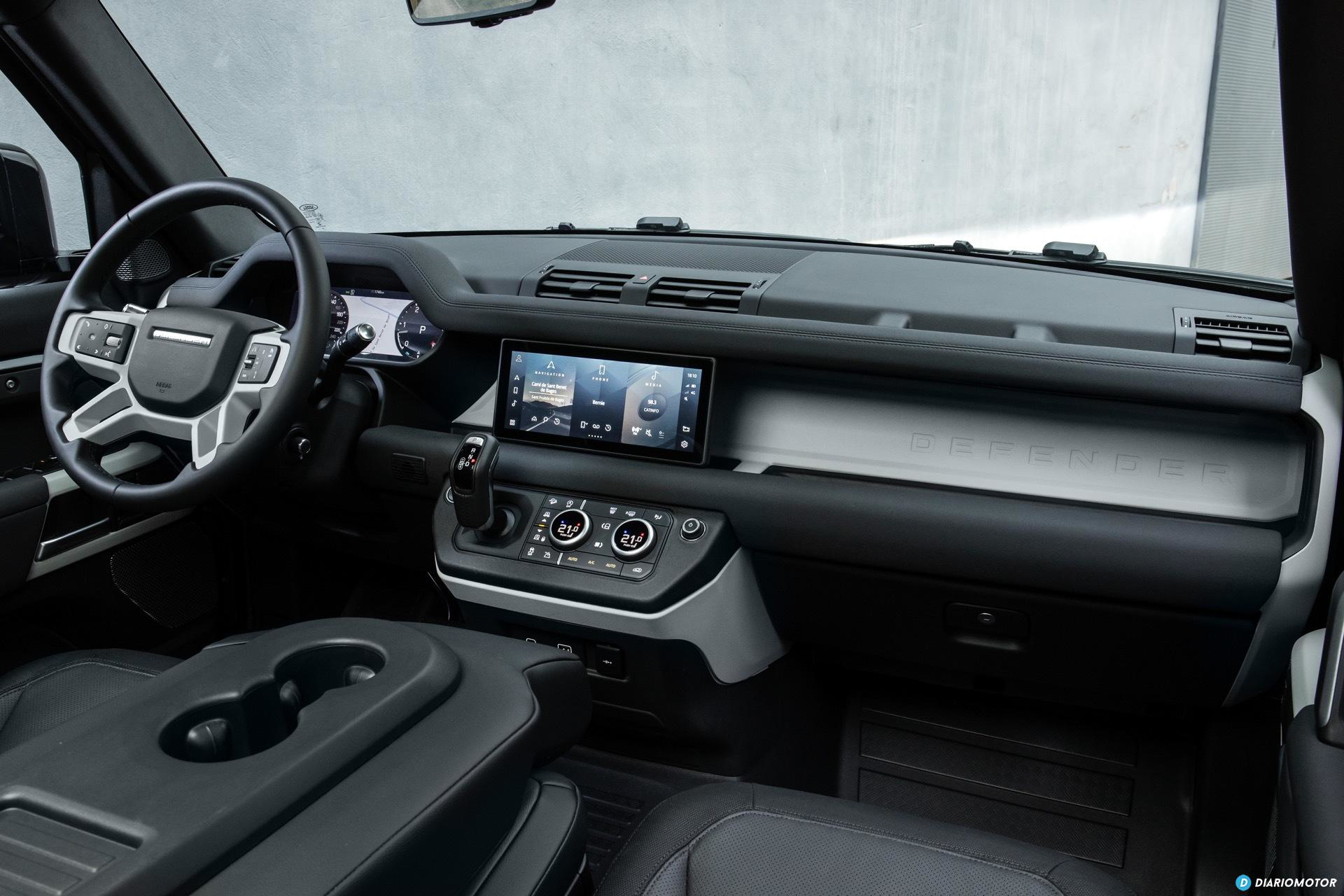 Land Rover Defender D300 Interior 00001