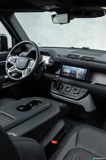 Land Rover Defender D300 Interior 00002