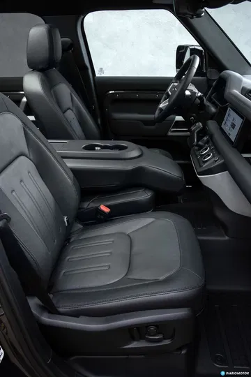 Land Rover Defender D300 Interior 00005