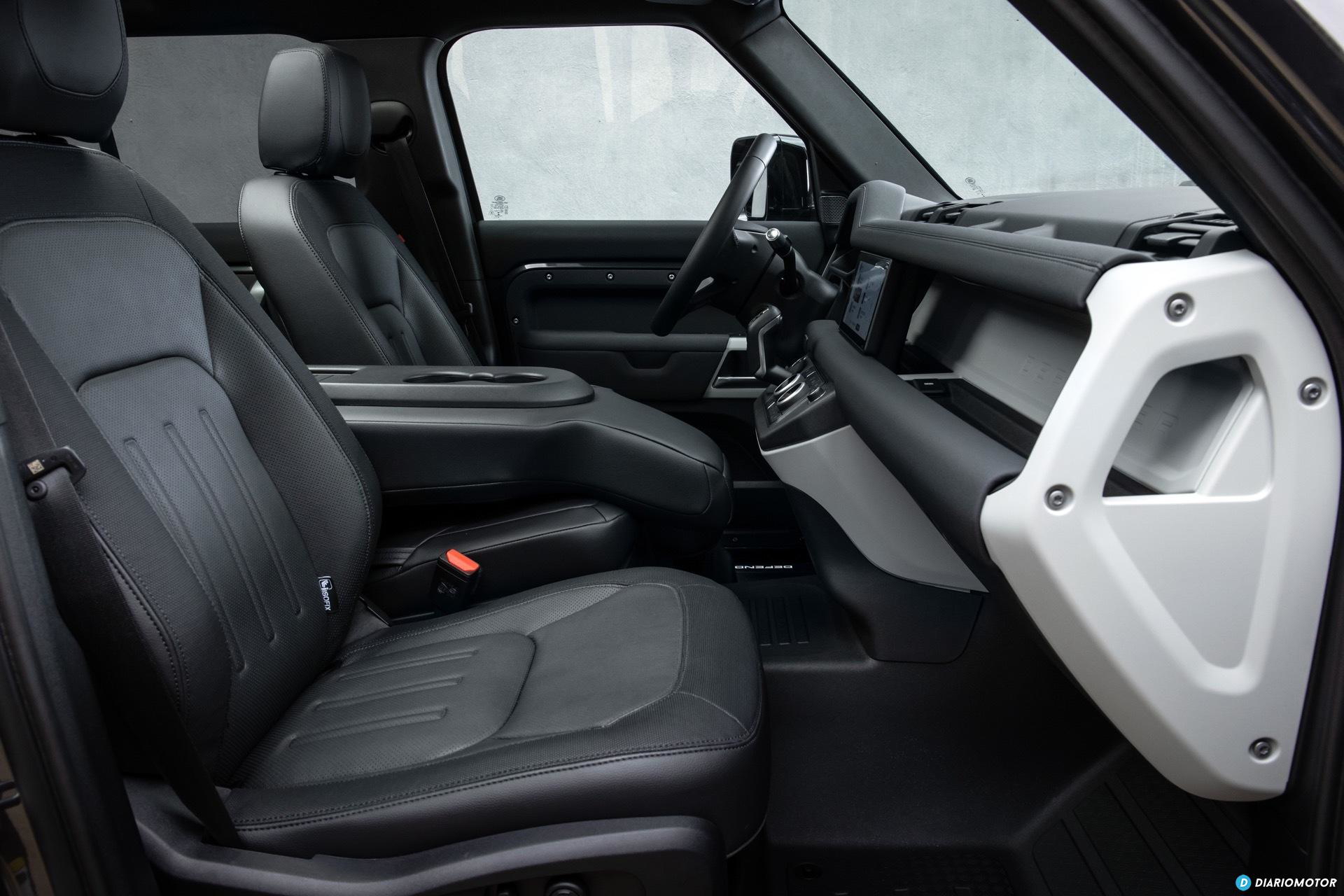 Land Rover Defender D300 Interior 00006