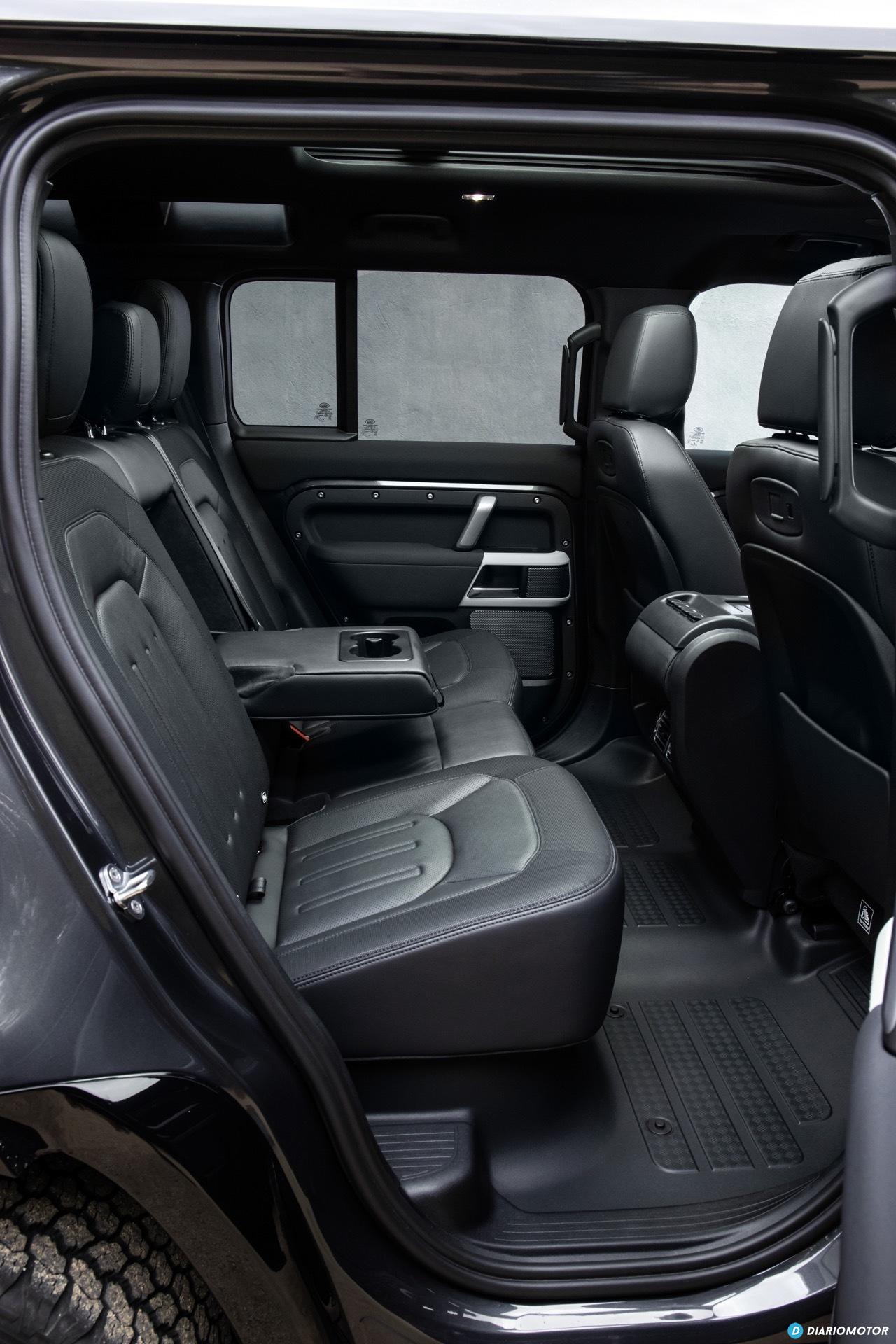 Land Rover Defender D300 Interior 00008