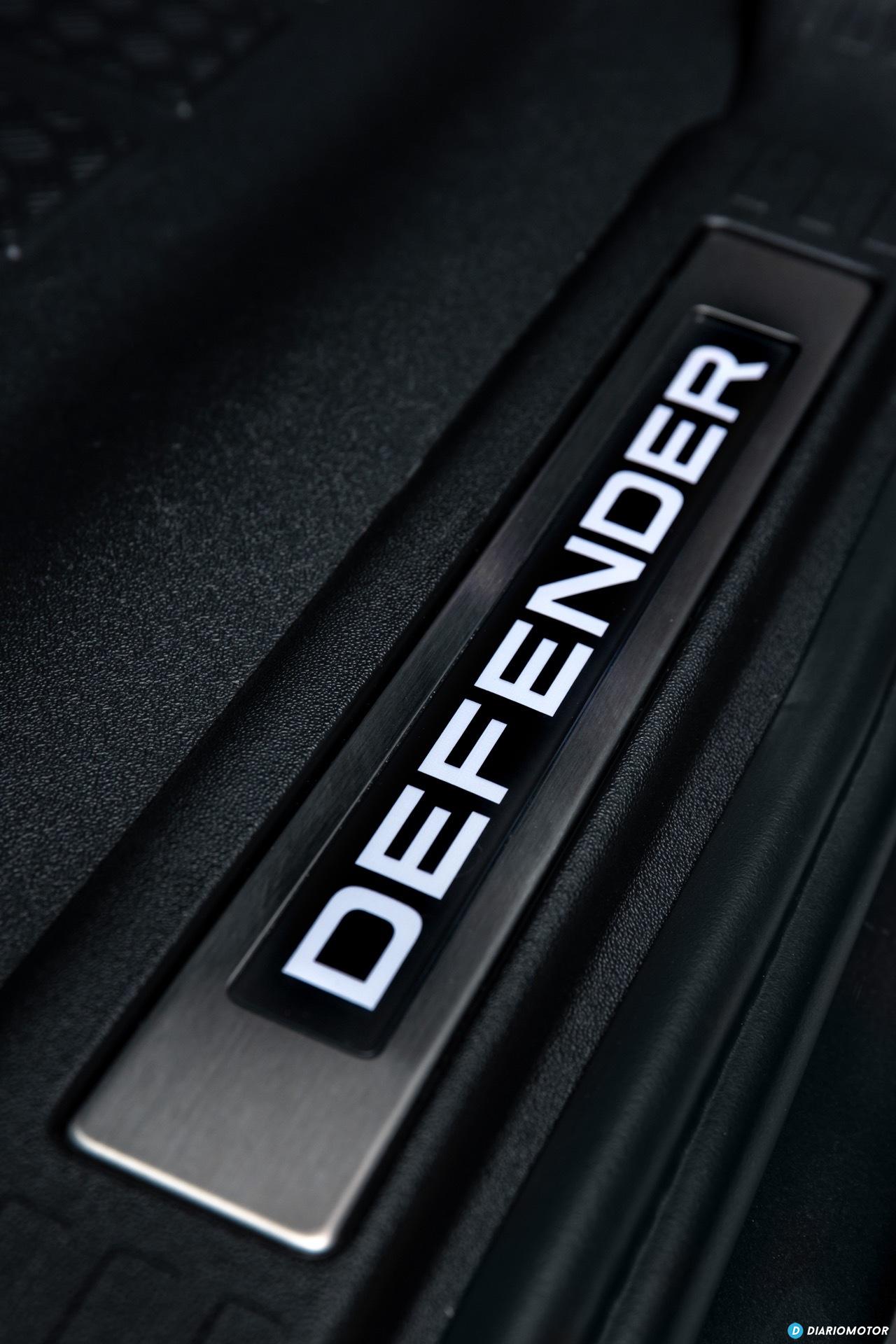 Land Rover Defender D300 Interior 00009