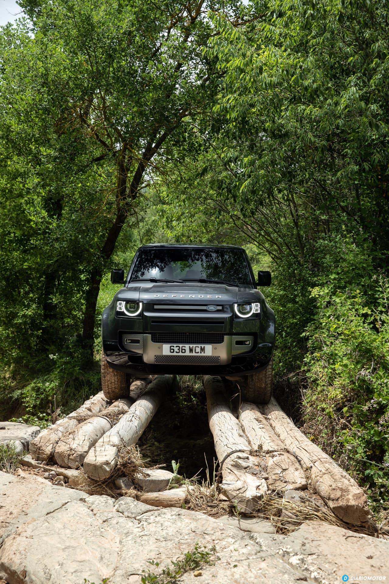 Land Rover Defender D300 Offroad 00001
