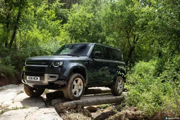 Land Rover Defender D300 Offroad 00002