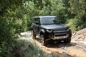 Land Rover Defender D300 Offroad 00003