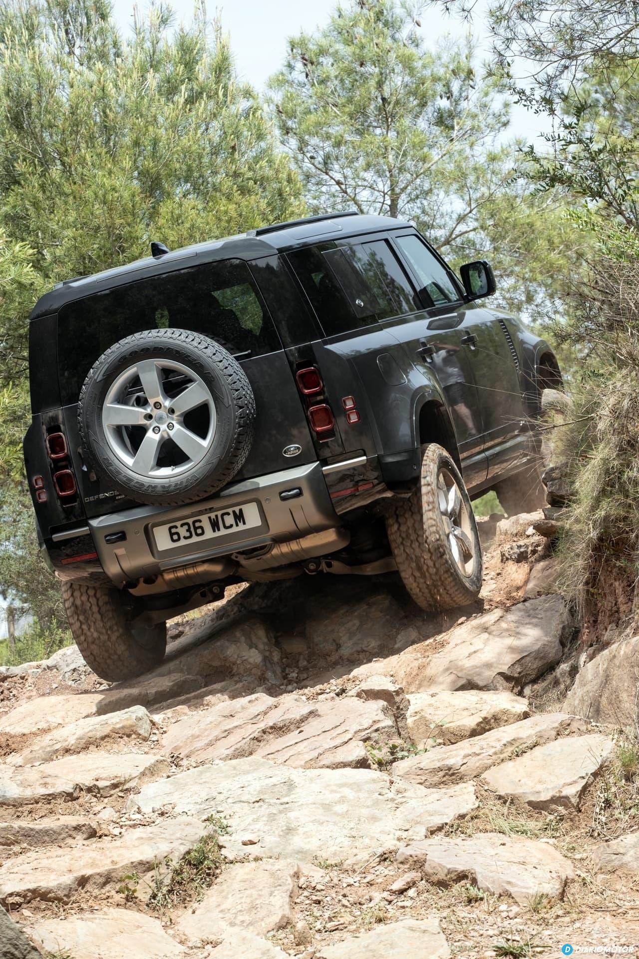 Land Rover Defender D300 Offroad 00004