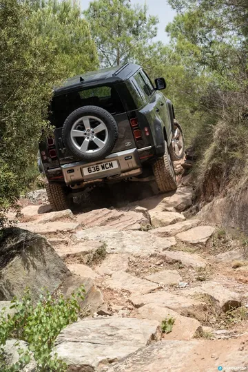 Land Rover Defender D300 Offroad 00005