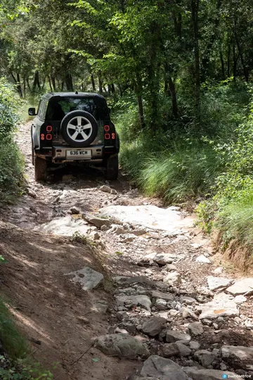 Land Rover Defender D300 Offroad 00010