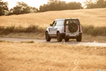 Land Rover Defender Phev Carretera 00002