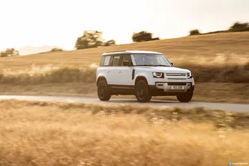 Land Rover Defender Phev Carretera 00003
