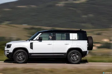 Land Rover Defender Phev Carretera 00006