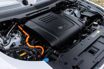 Land Rover Defender Phev Detalles 00008