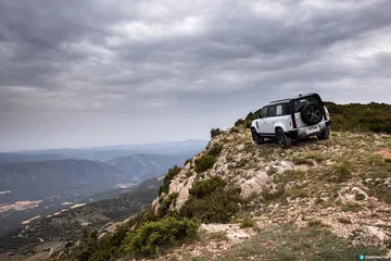 Land Rover Defender Phev Exterior 00002
