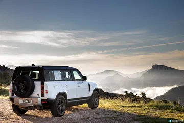 Land Rover Defender Phev Exterior 00005