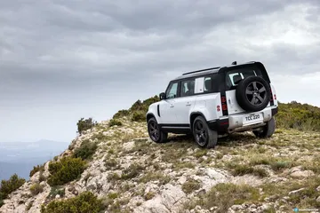 Land Rover Defender Phev Exterior 00013
