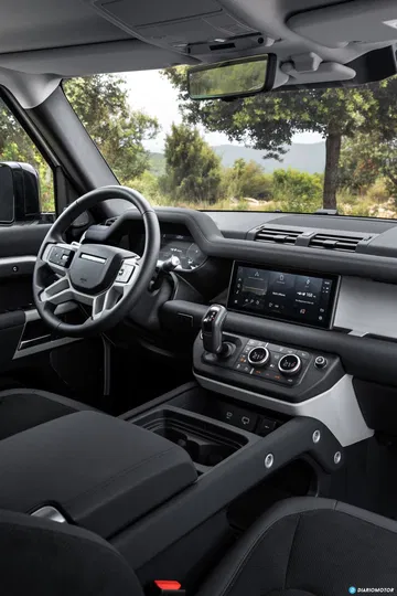 Land Rover Defender Phev Interior 00003