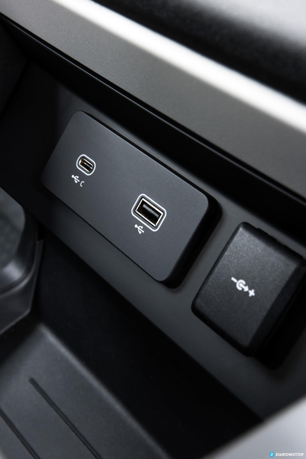 Land Rover Defender Phev Interior 00017