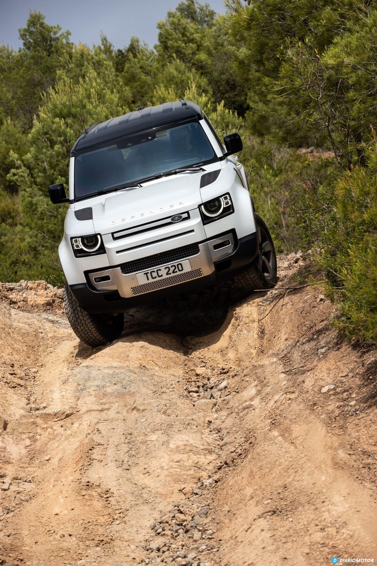 Land Rover Defender Phev Offroad 00003