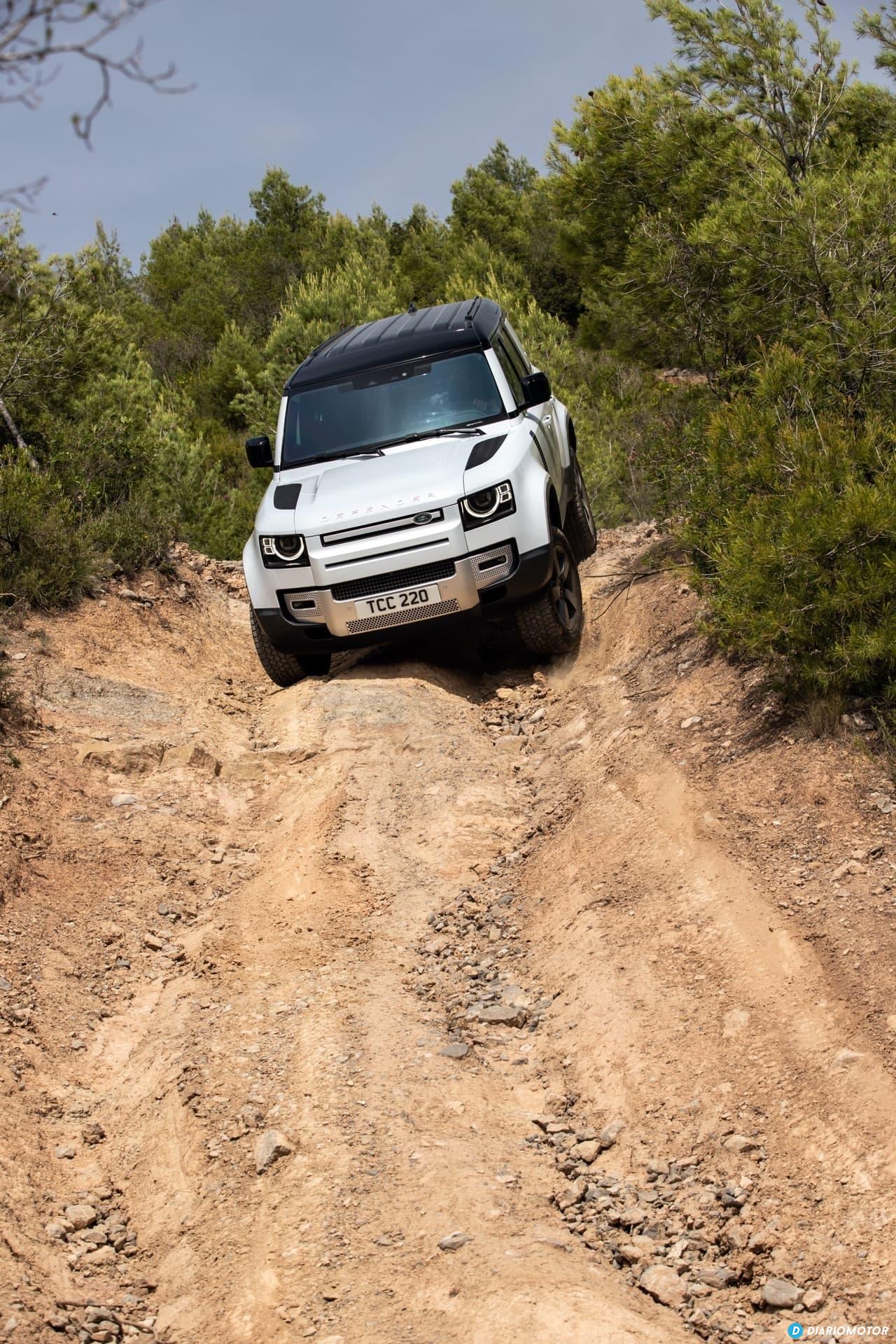 Land Rover Defender Phev Offroad 00004