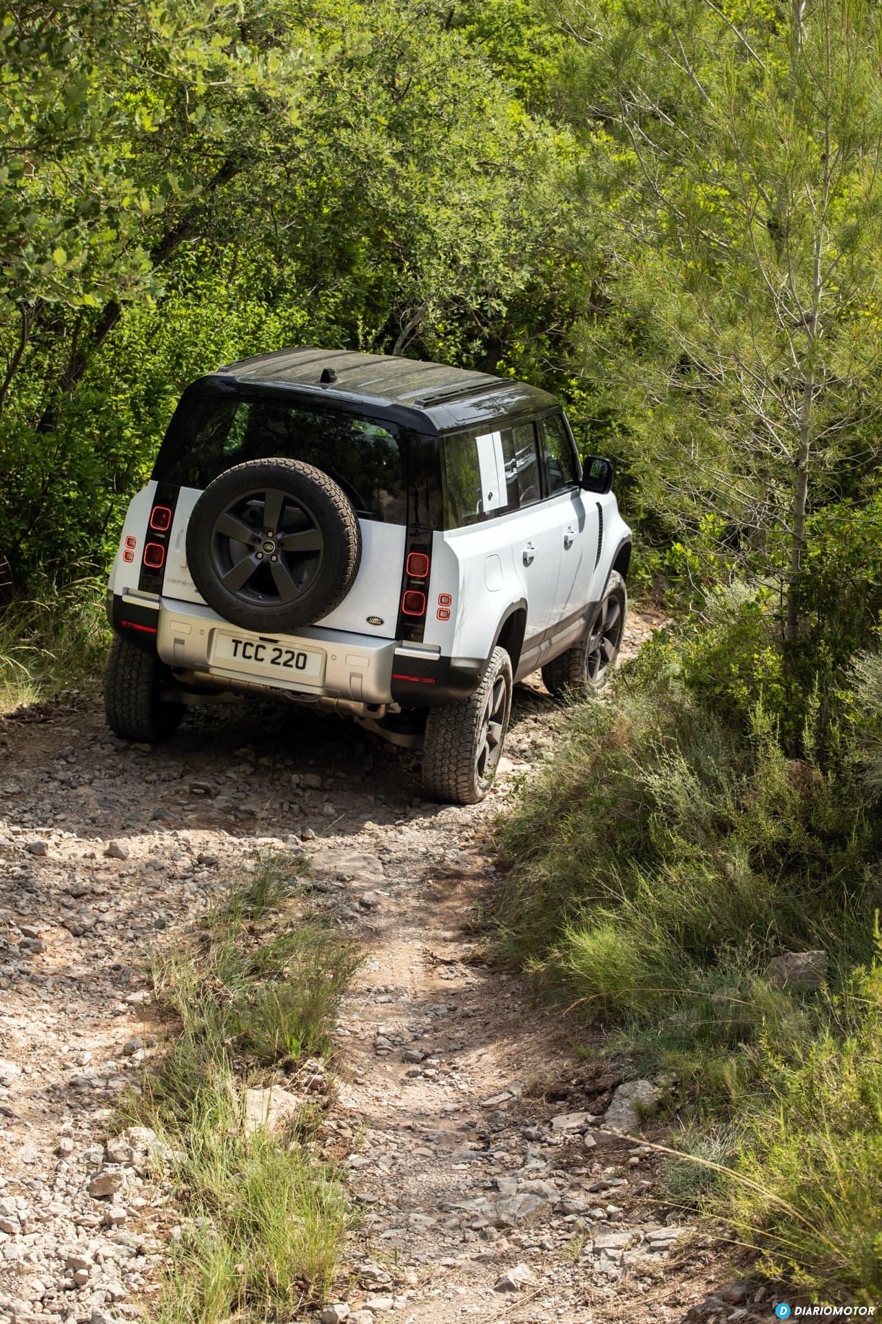 Land Rover Defender Phev Offroad 00009