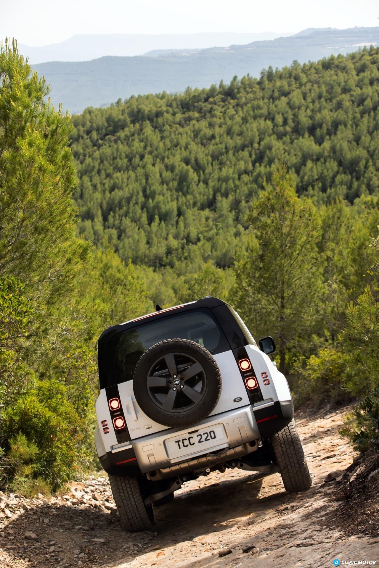 Land Rover Defender Phev Offroad 00011