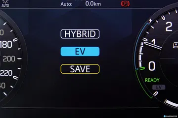 Land Rover Defender Phev Recarga 00006
