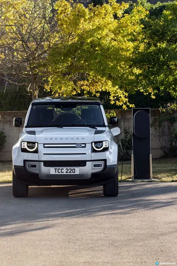 Land Rover Defender Phev Recarga 00014