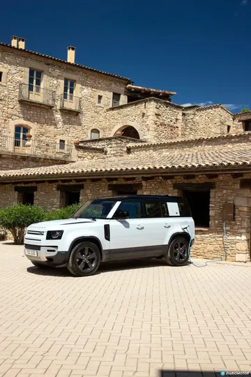 Land Rover Defender Phev Recarga 00017