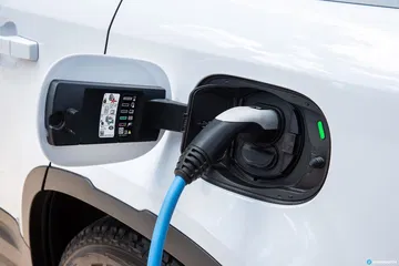 Land Rover Defender Phev Recarga 00023 Land Rover Defender Phev Recarga 00023